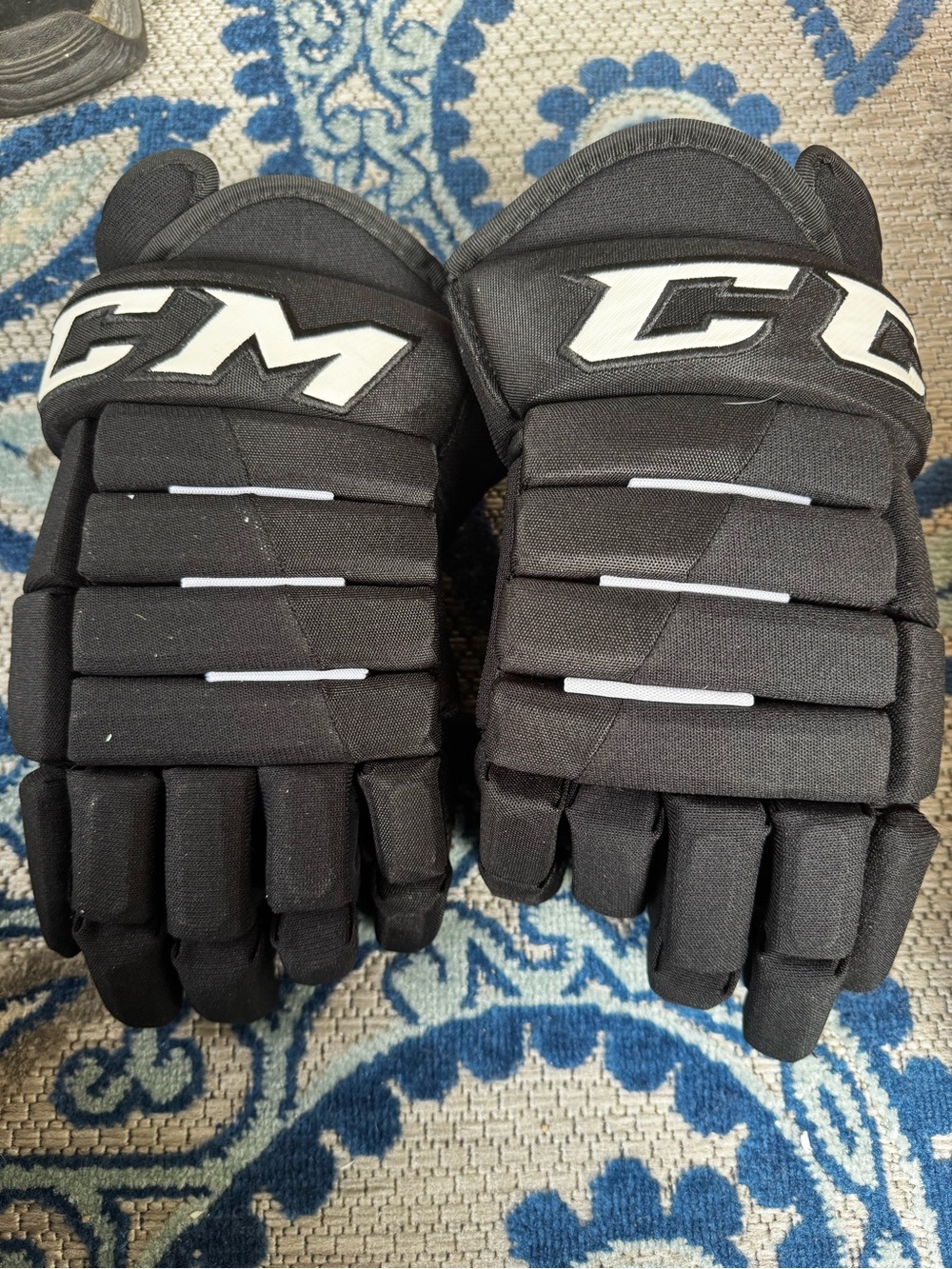 CCM Black Senior Ice Hockey Gloves 15” 38 cm